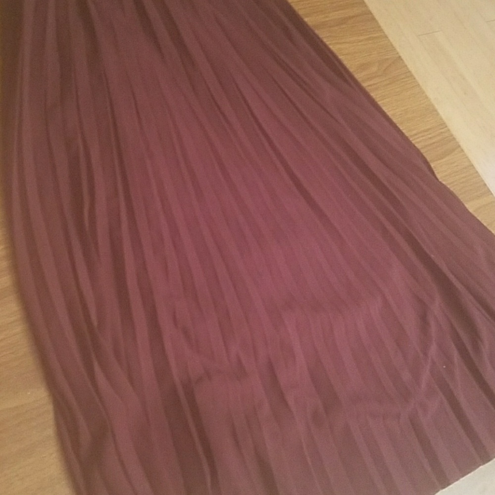 UNIQLO Long Pleated Skirt Size M
